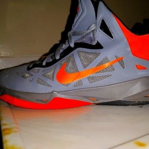 Men's size 9 and 1/2 Nike zooms